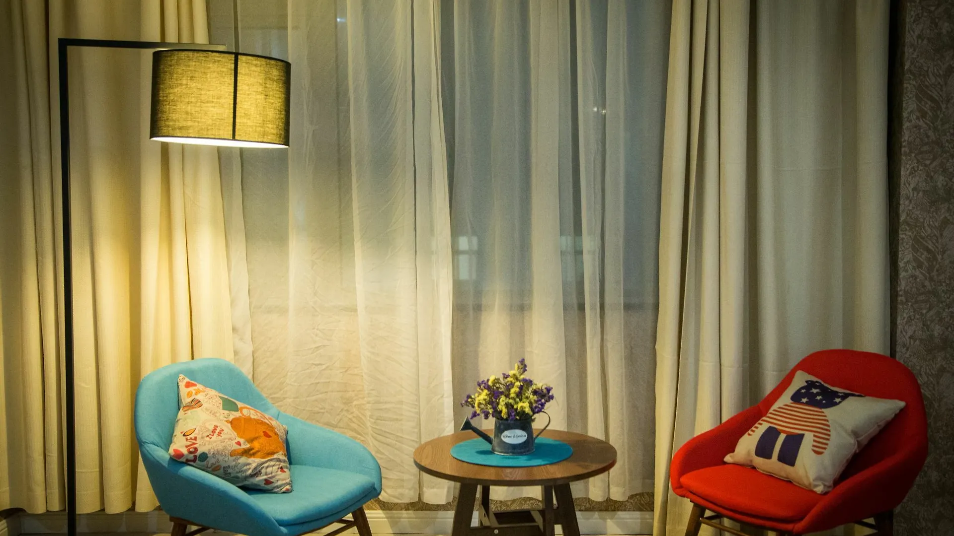 Luoyang Yilu Gangwan Hotel